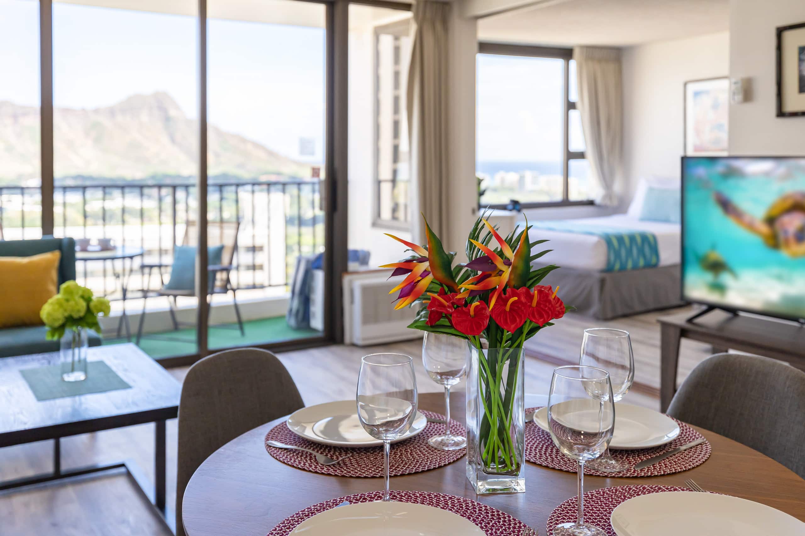 Condo in Honolulu · ★4.78 · 1 bedroom · 3 beds · 1 private bath - Image 9