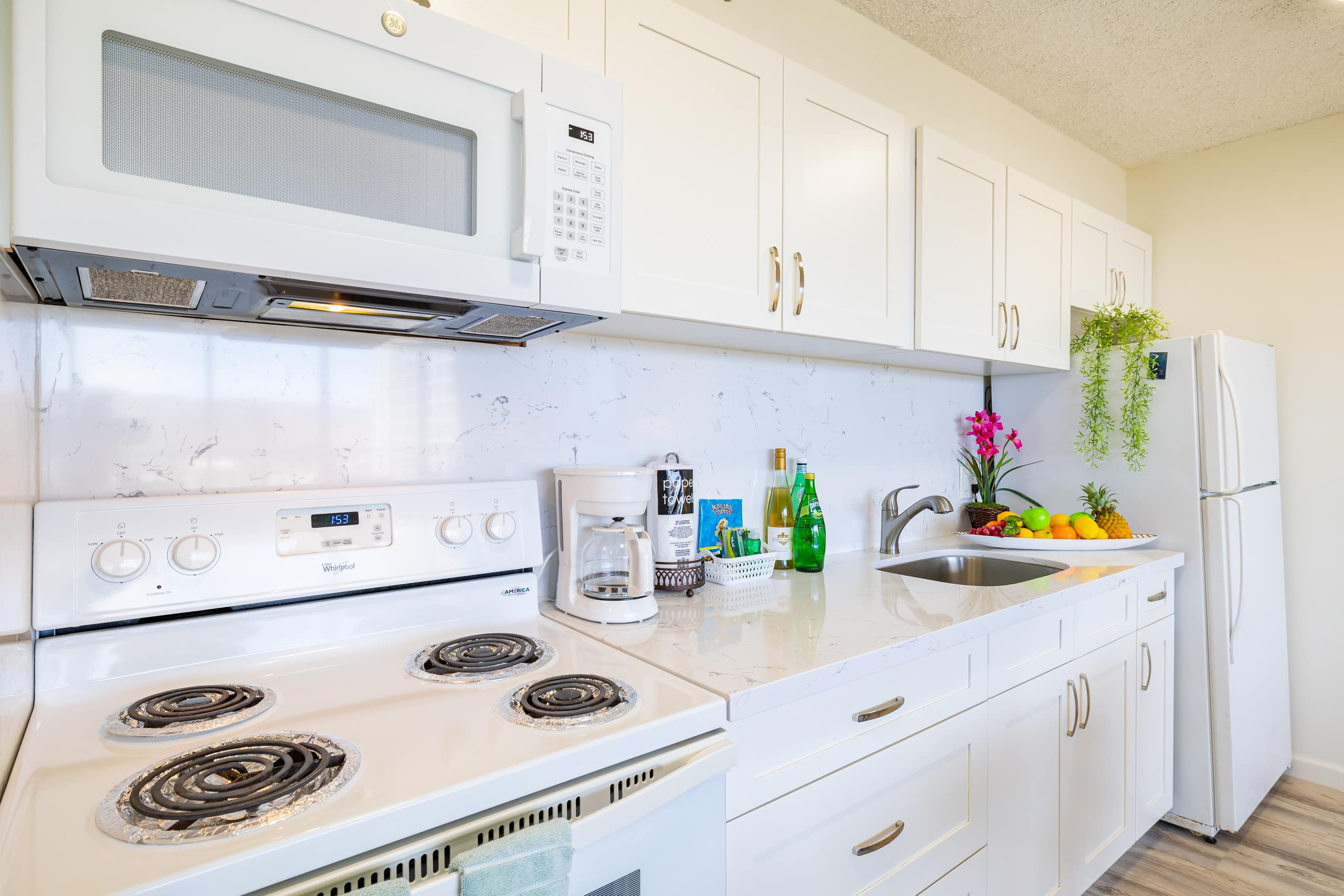 Condo in Honolulu · ★4.78 · 1 bedroom · 3 beds · 1 private bath - Image 7