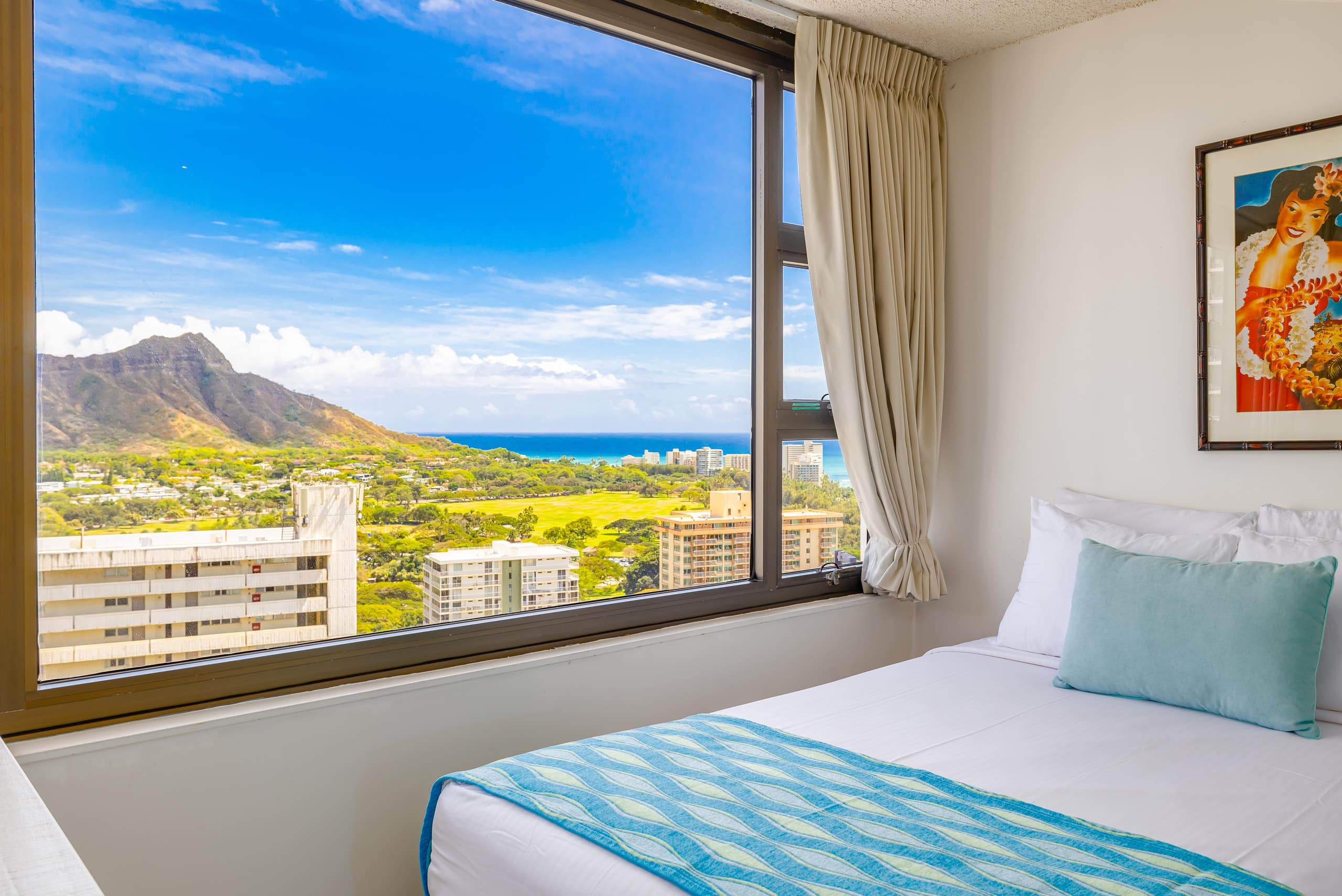 Condo in Honolulu · ★4.78 · 1 bedroom · 3 beds · 1 private bath - Image 12