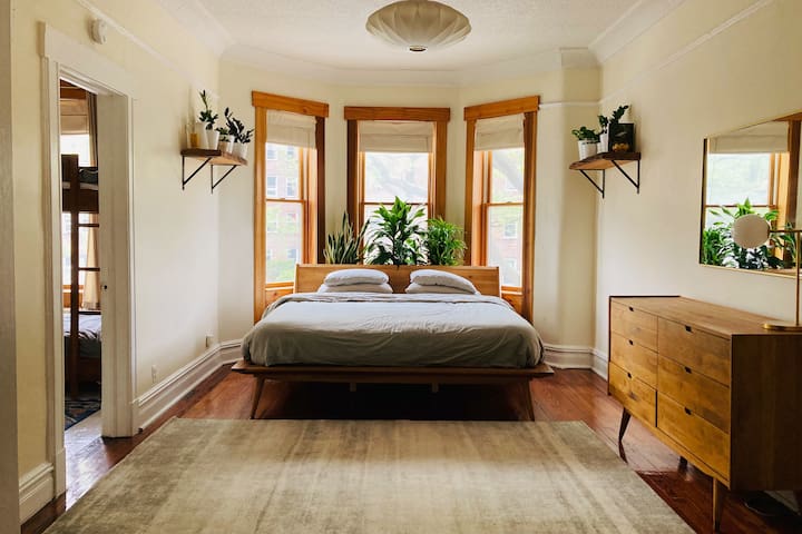 Comfortable Stay in Historic, Spacious Brownstone