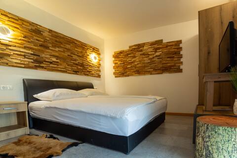 Relaxation Room | Private jacuzzi and sauna