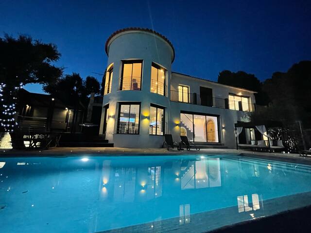 Villa Mirador Roses-panoramic views-10x4m pool gallery image 3