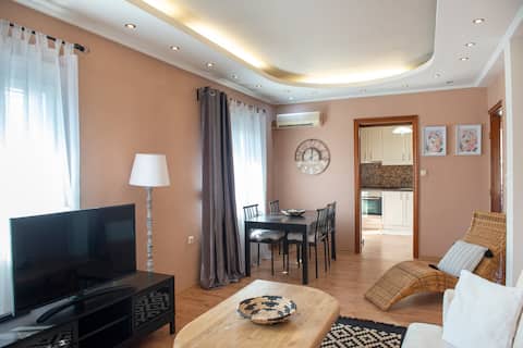 Popular Airbnb listing: Bettina’s cozy apartment close to Thasos port in Δήμος Θάσου