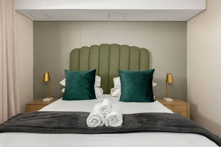 Power Backup-Next to Mall-WatersEdge 2-Bedroom Apt gallery image 4