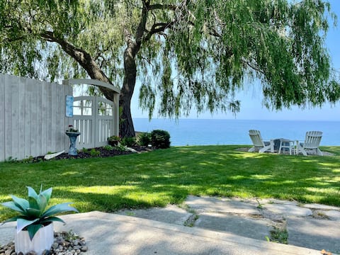 Lydia's Lake Erie Cottage