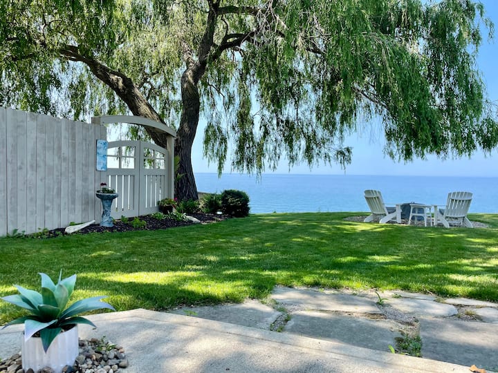 Lydia's Lake Erie Cottage