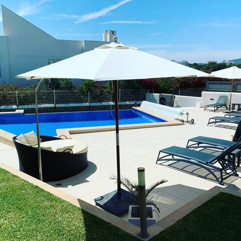 Marina View Villa gallery image 3