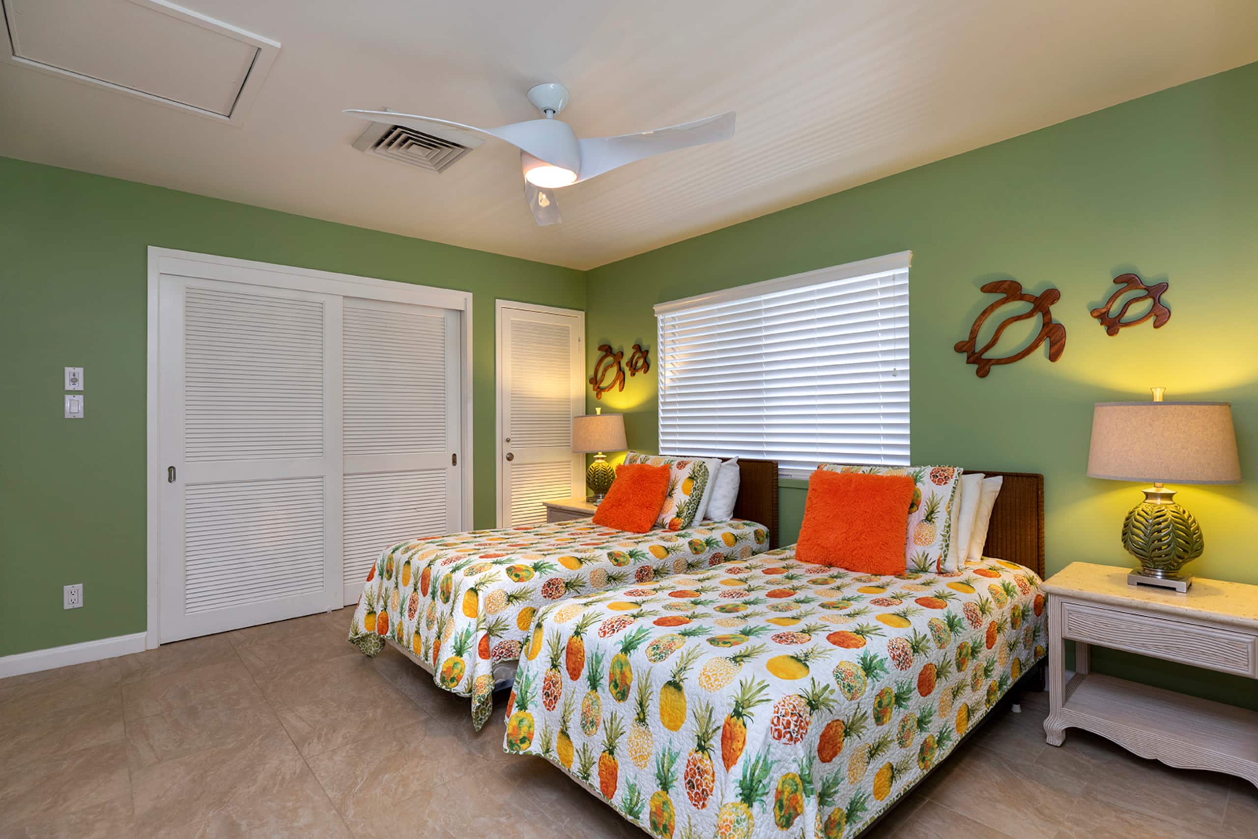 Ocean View Penthouse with huge wrap around lanai. - Photo 11