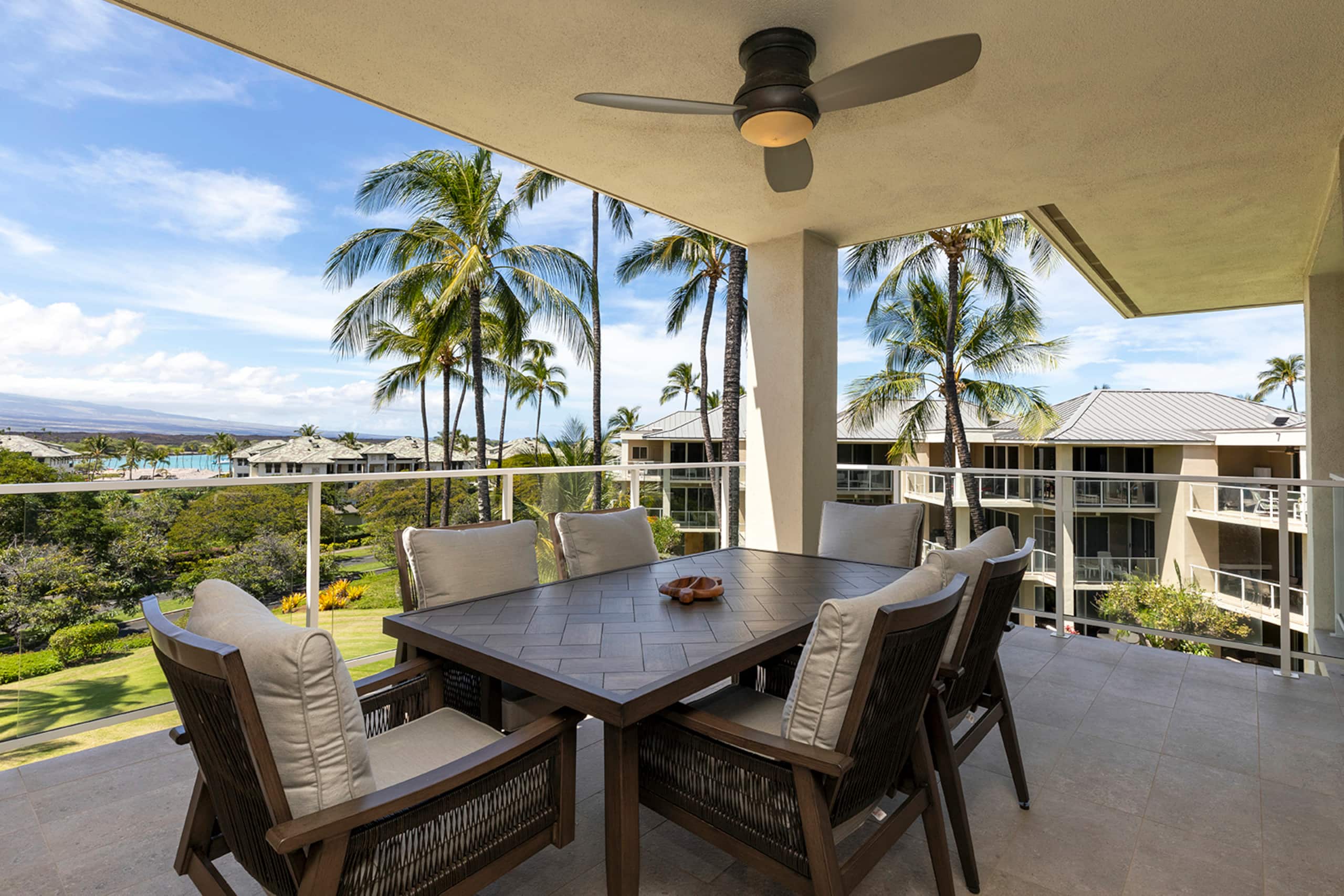 Ocean View Penthouse with huge wrap around lanai. - Photo 20