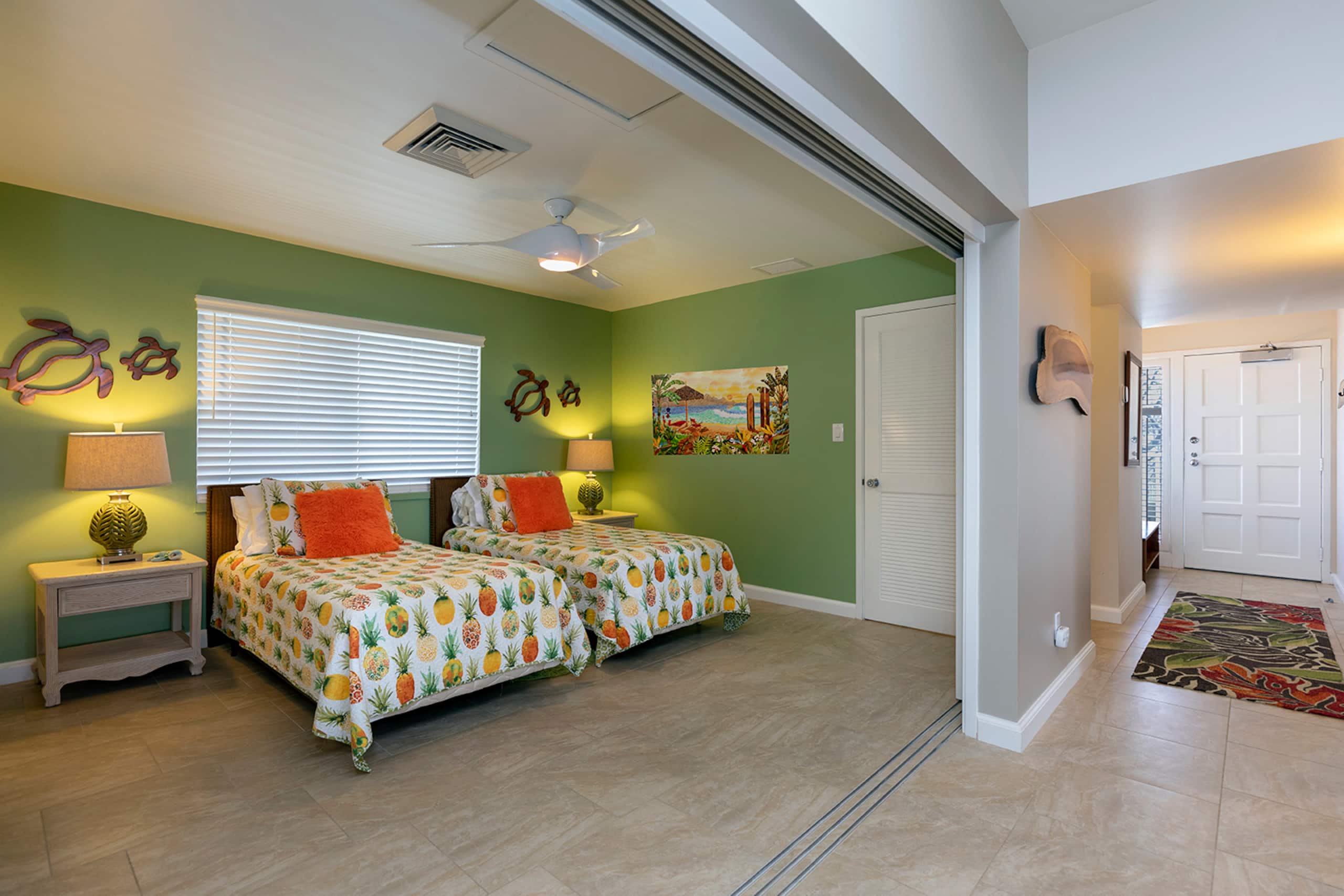 Ocean View Penthouse with huge wrap around lanai. - Photo 10