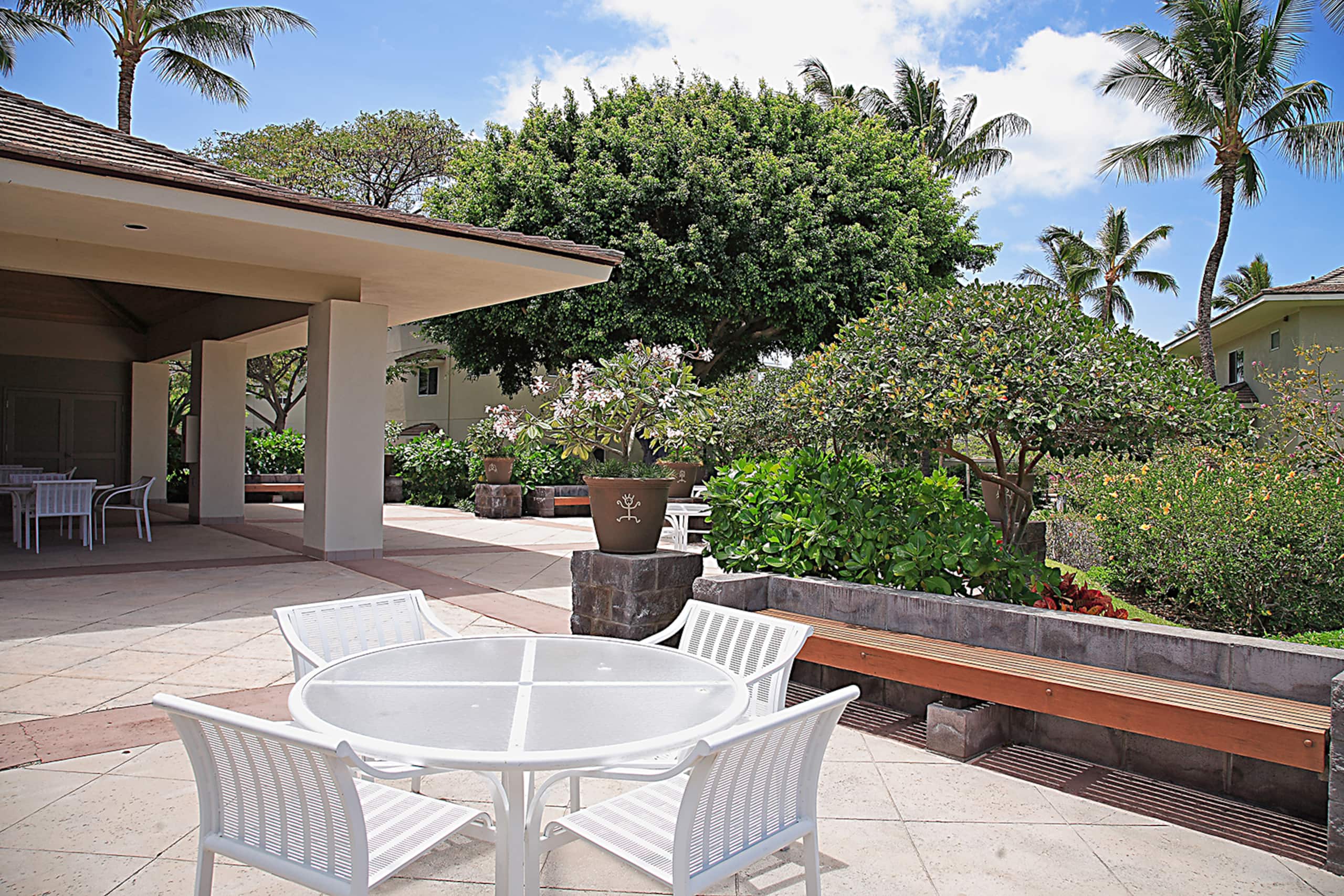 Ocean View Penthouse with huge wrap around lanai. - Photo 23