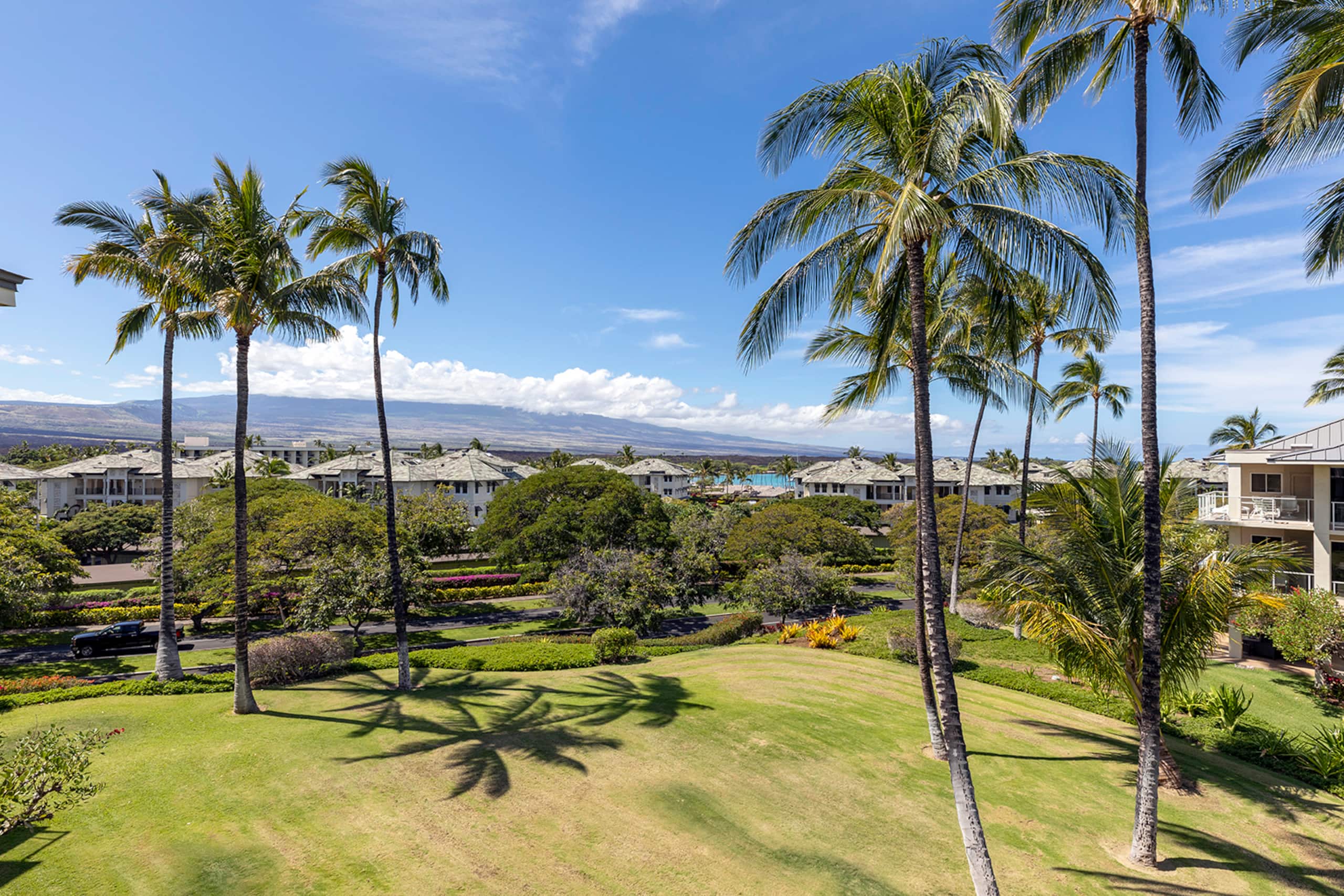 Ocean View Penthouse with huge wrap around lanai. - Photo 28