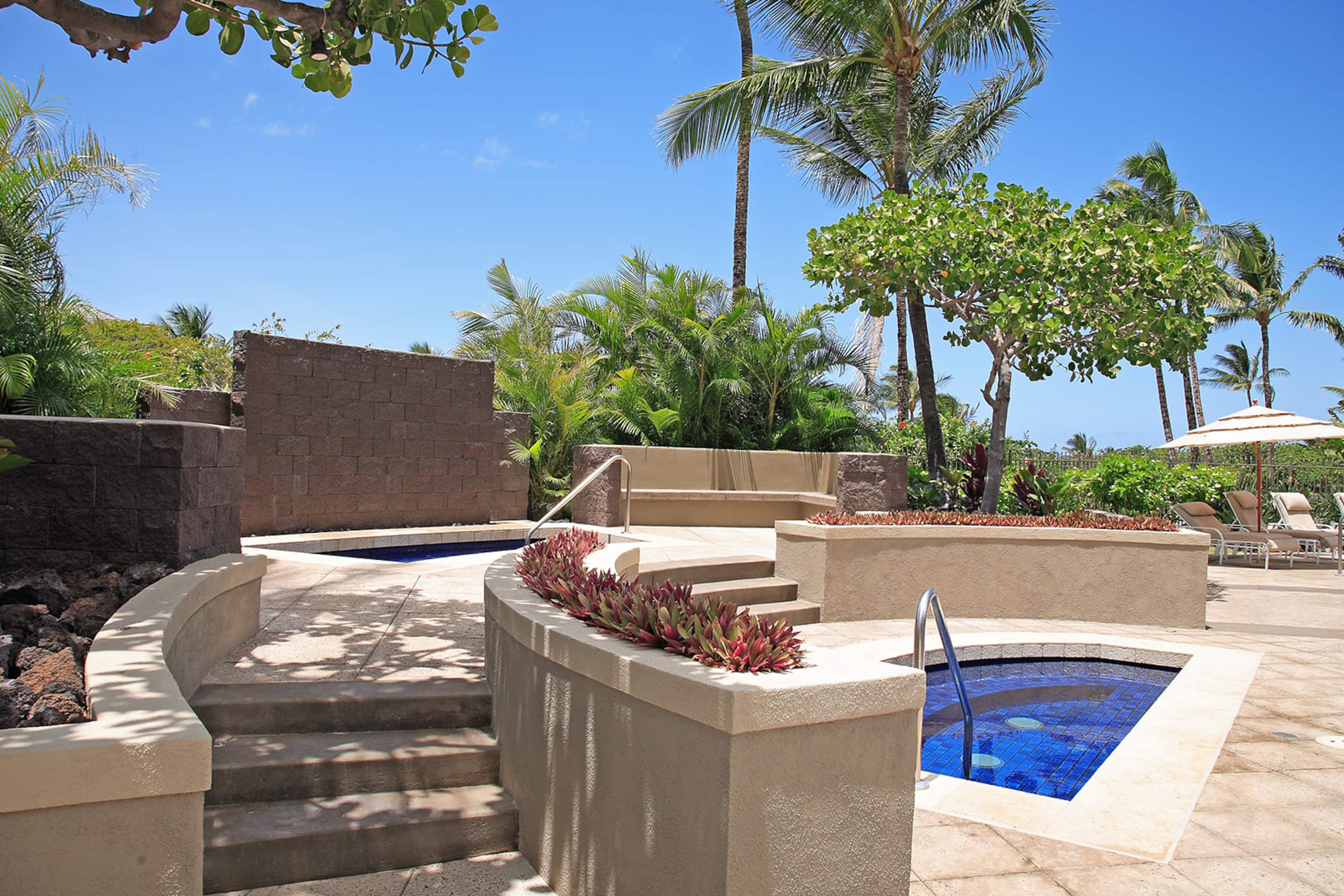 Ocean View Penthouse with huge wrap around lanai. - Photo 30