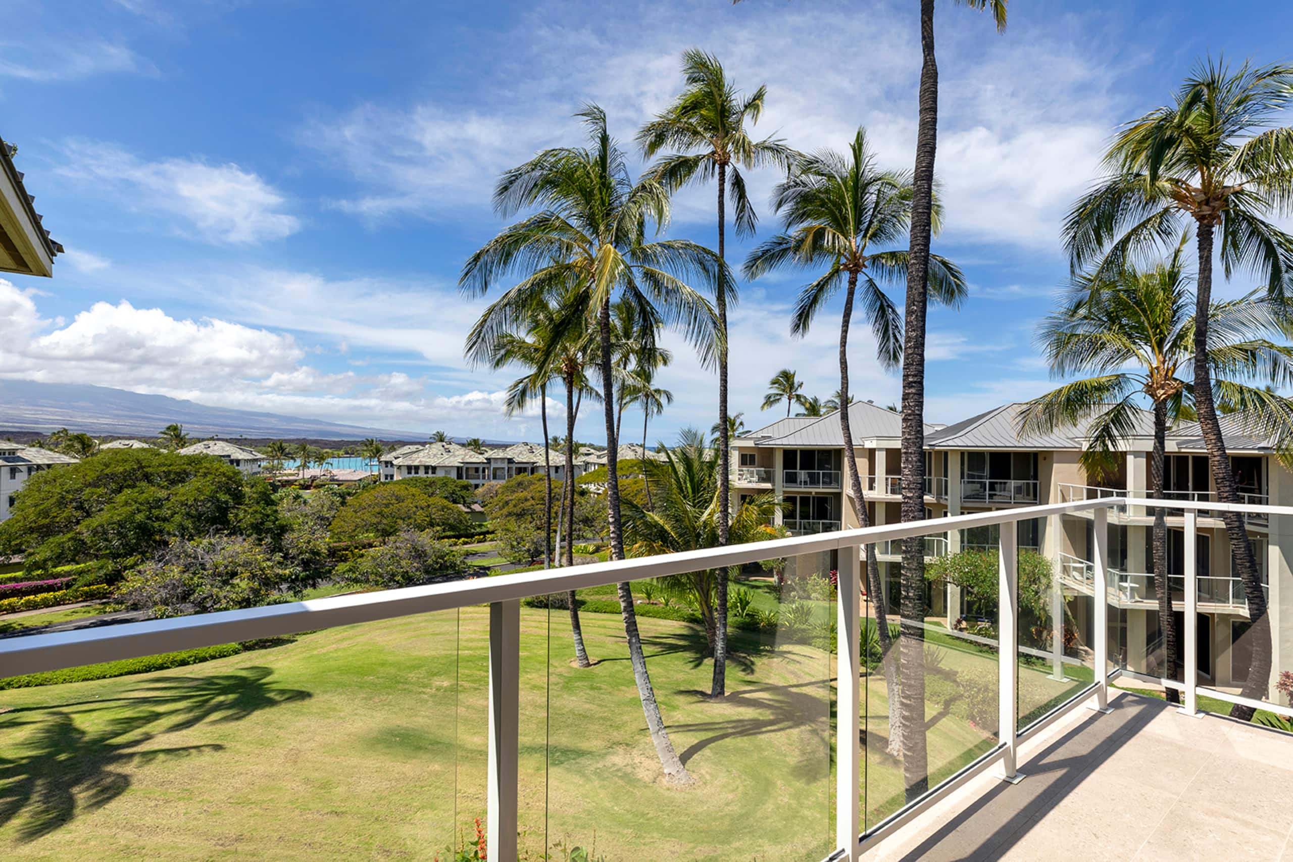 Ocean View Penthouse with huge wrap around lanai. - Photo 21