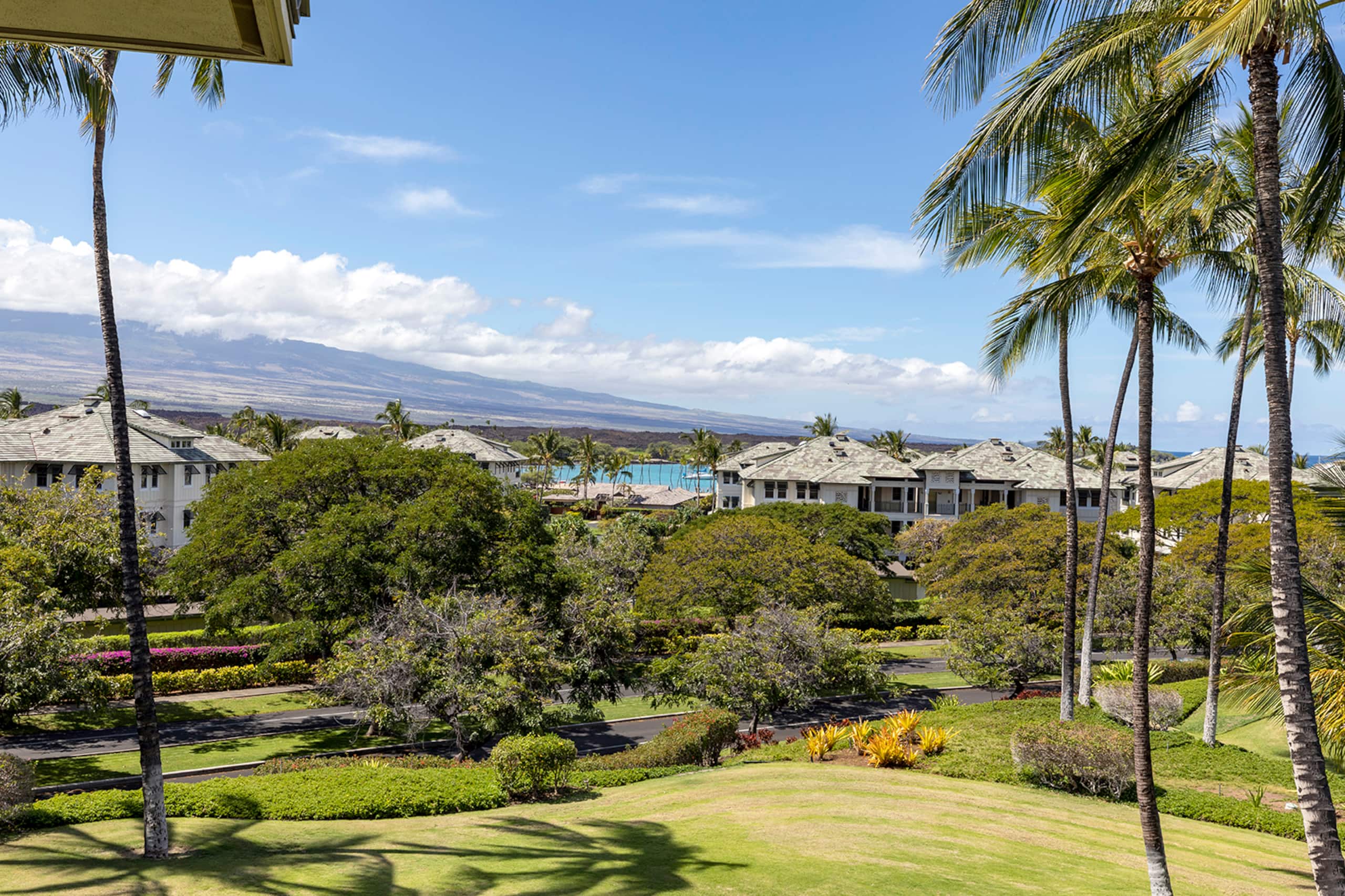 Ocean View Penthouse with huge wrap around lanai. - Photo 27
