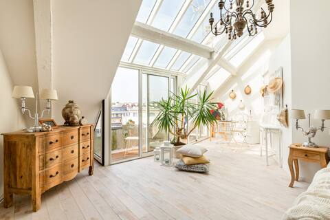 Duplex studio of hyper-center painter Caen 220m2