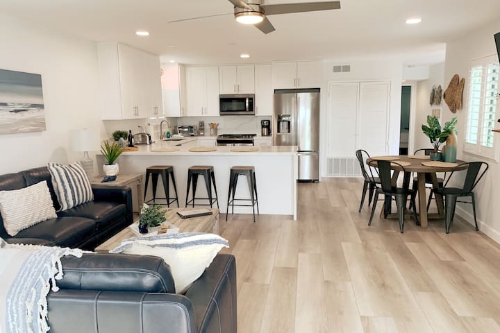 Ocean Front Townhouse w/ view, large Yard