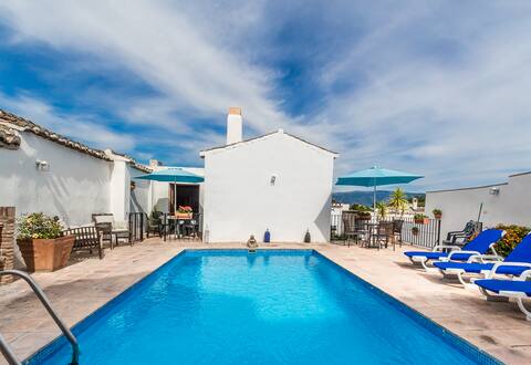 Casa Mundo🌍 16th century house 🏊pool wifi washer