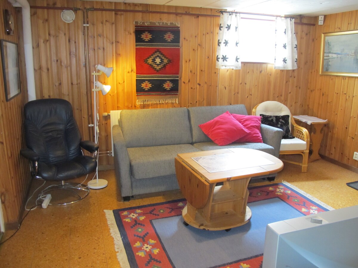 Villa, trädgård och frukost i Norrköping. - Gistad