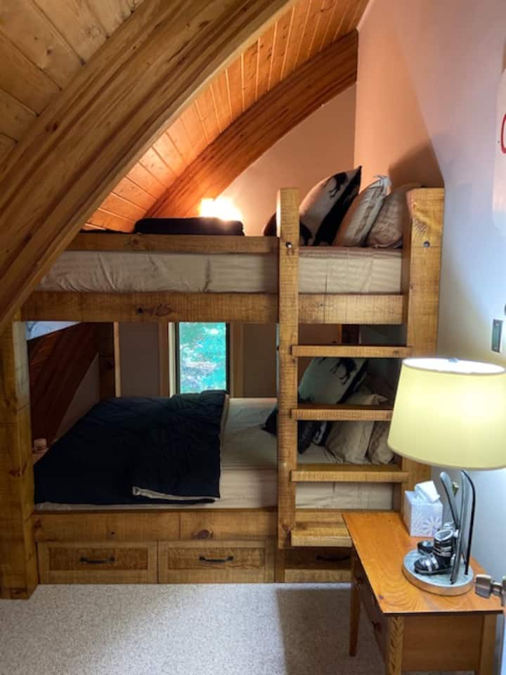 Куин над двуетажни легла тип „Куин“