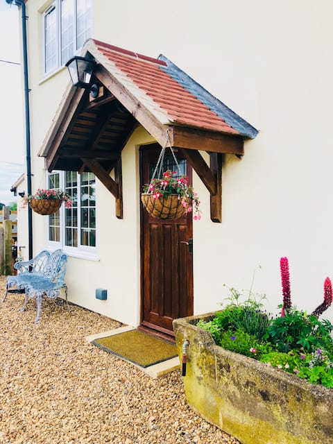 Quirky farm stay in Southam