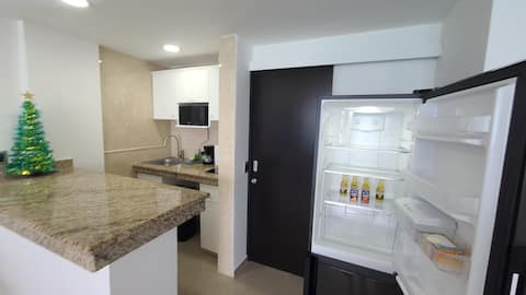 Popular Airbnb listing: Remodeled Couple's Paradise in Cancún