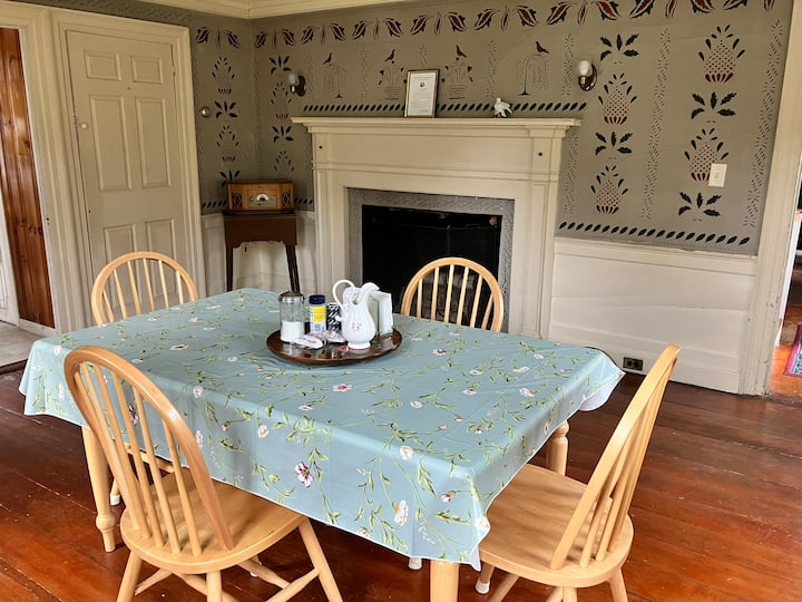 Historic Farmhouse in rural setting Paul Room Houses for Rent in