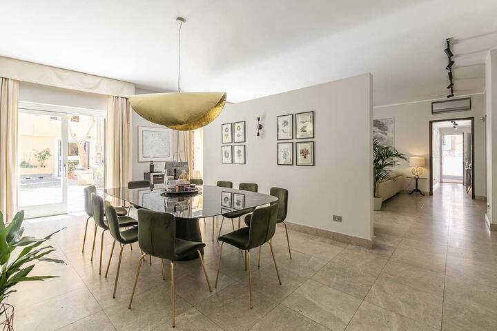 ROMAC Fontanella Borghese Palace w/ Gym & Jacuzzi gallery image 3