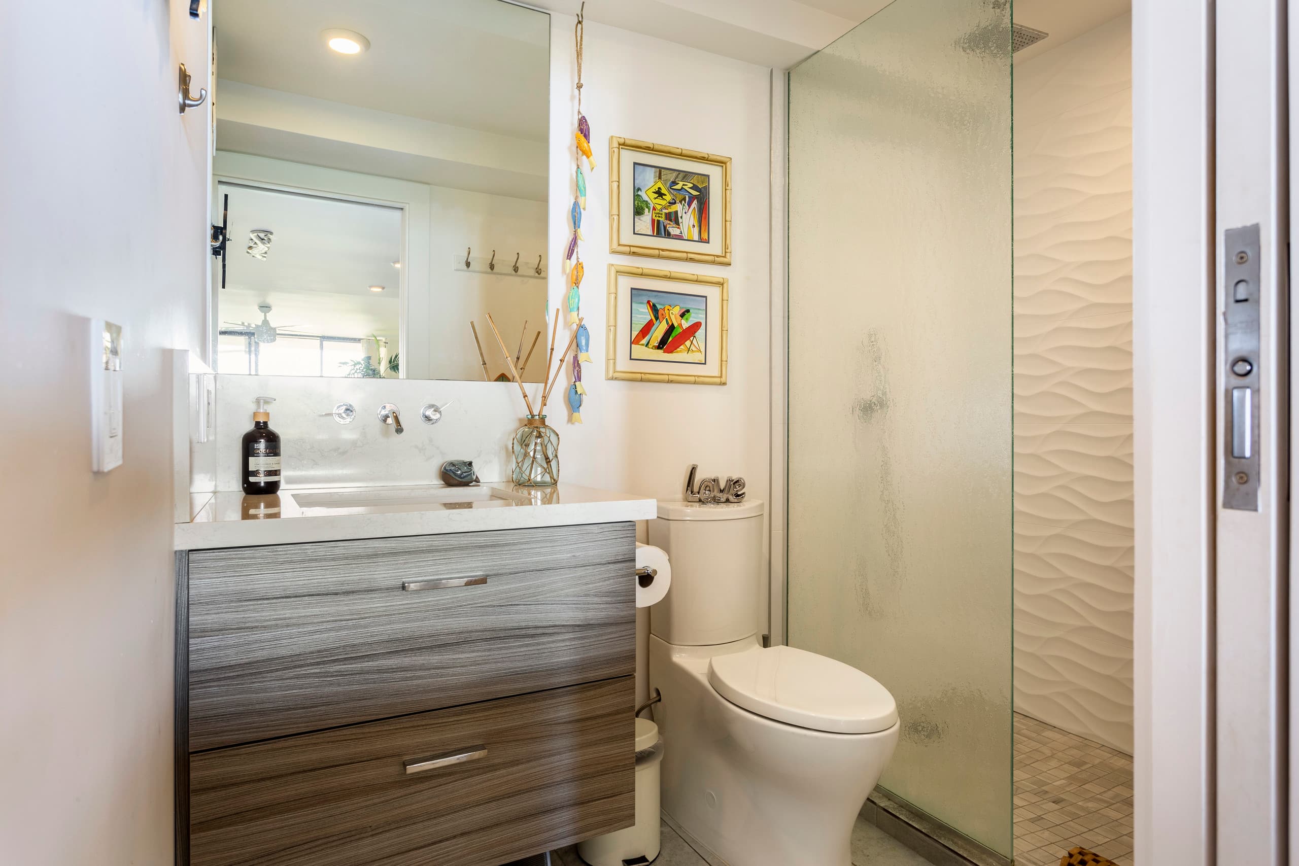 Condo in Kailua · ★4.98 · 1 bedroom · 2 beds · 2 baths - Image 10