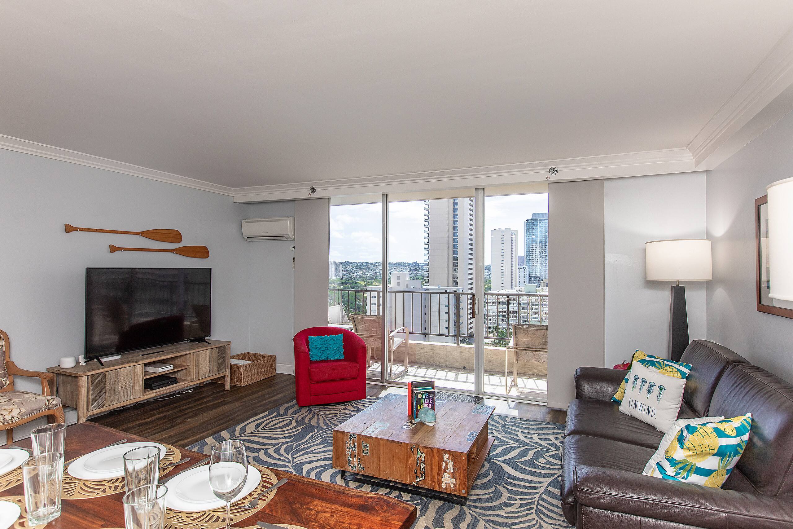 Condo in Honolulu · ★4.93 · 2 bedrooms · 4 beds · 2 baths - Image 5