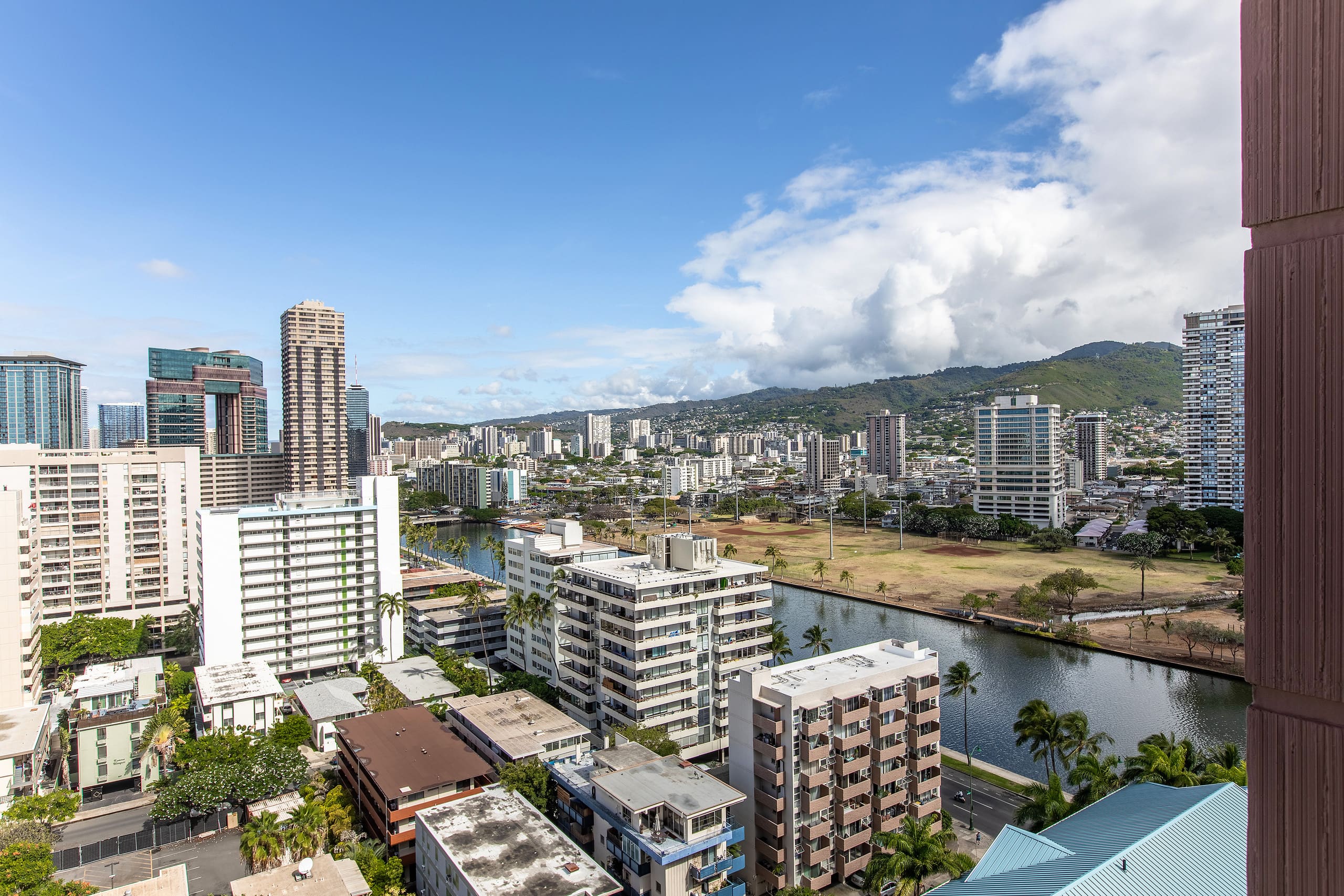 Condo in Honolulu · ★4.93 · 2 bedrooms · 4 beds · 2 baths - Image 17