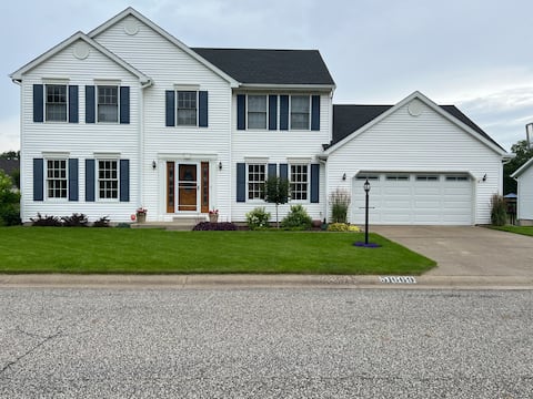 Great Family Home for ND Football Getaway