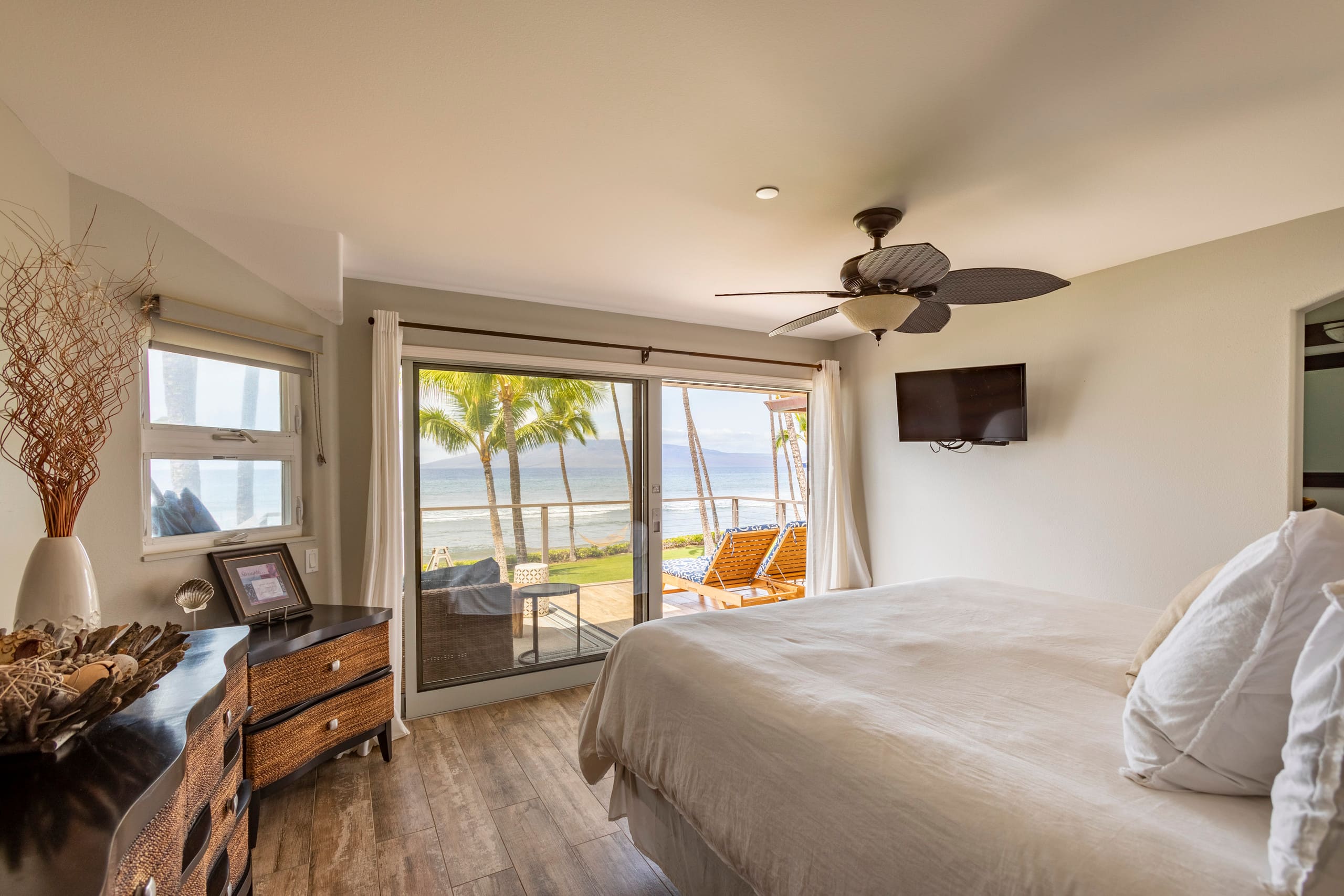 Townhouse in Lahaina · ★4.86 · 2 bedrooms · 2 beds · 2.5 baths - Image 9