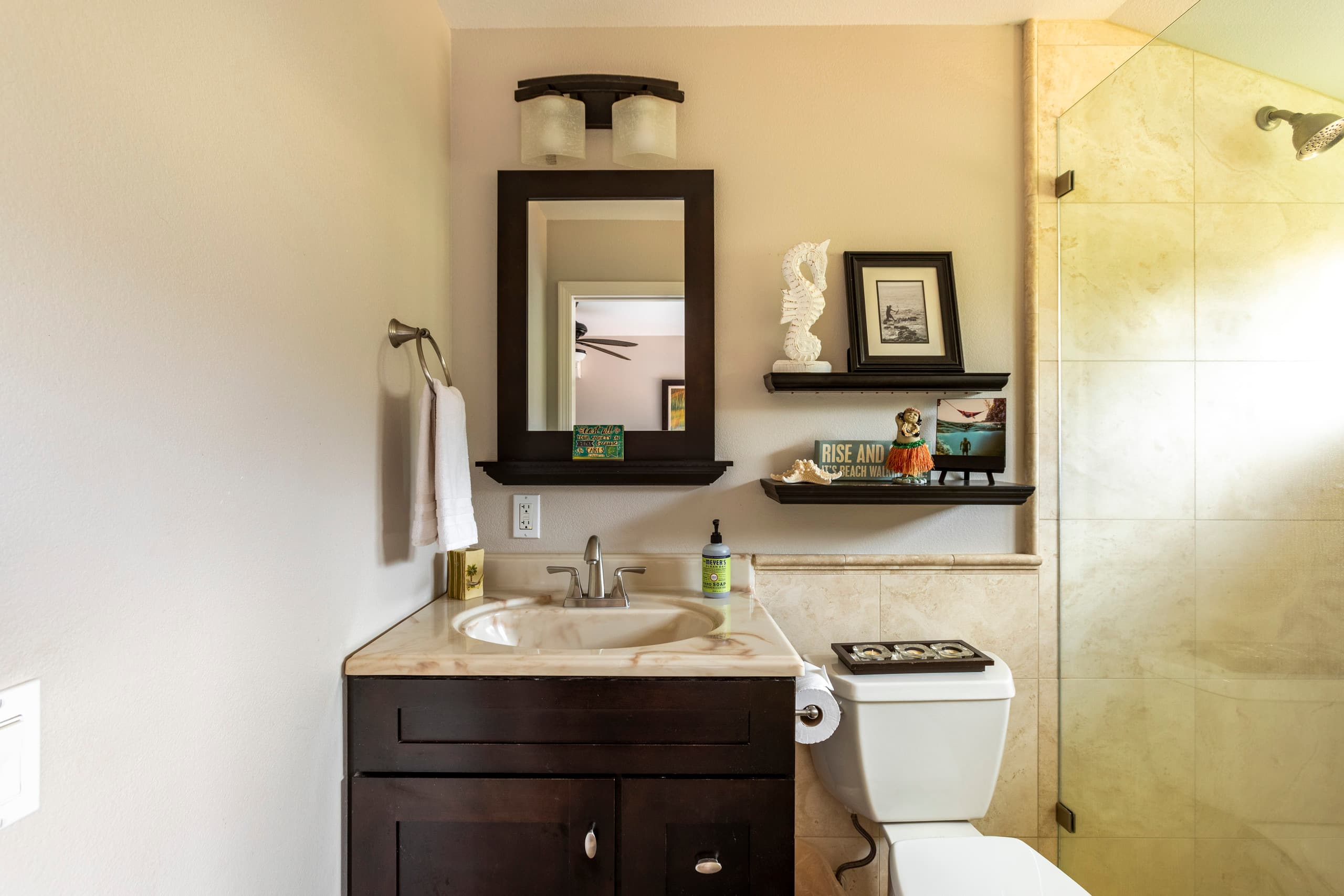 Townhouse in Lahaina · ★4.86 · 2 bedrooms · 2 beds · 2.5 baths - Image 2