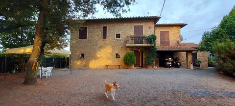 Apartment with garden in an ancient Tuscan villa