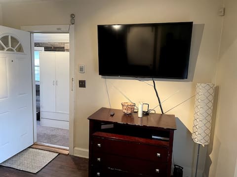 Popular Airbnb listing: Small & Cozy Two Bedroom Urban Home in Livingston Avenue Area
