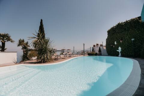 Villa Bianca Sorrento Amalficoast view,pool,gym