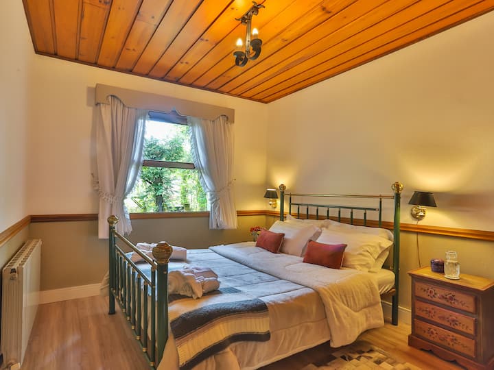 جناح الحب المثالي:
سرير كوين واحد.