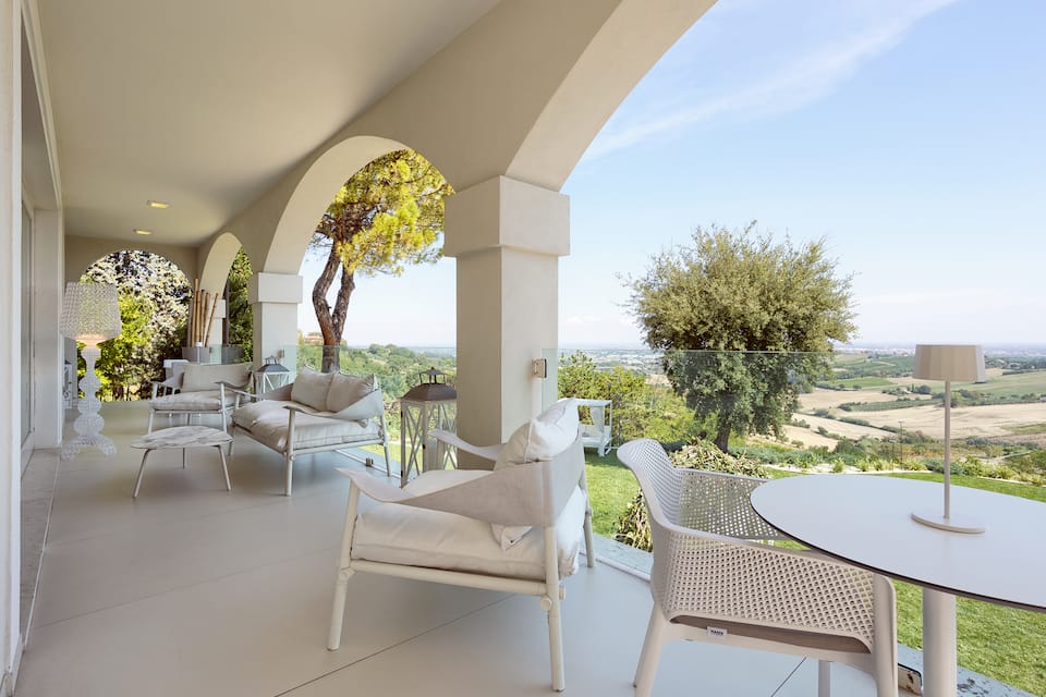 Villa Belvedere, above the Romagna hills, Bertinoro, Italy, photo 8 of 10