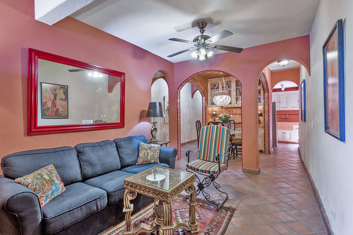 נוף לחדר האוכל מהסלון.