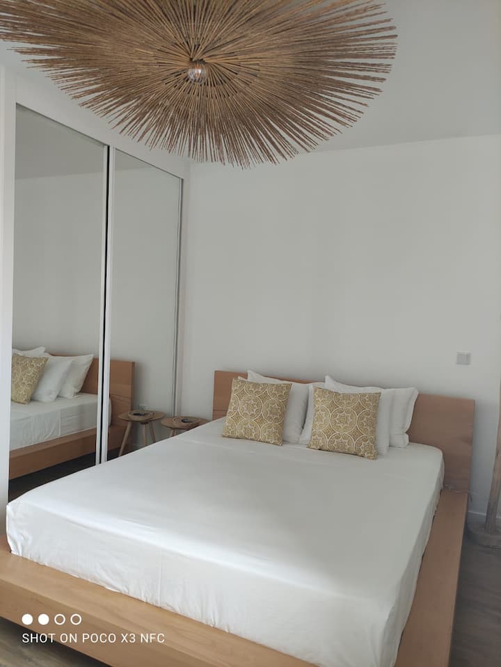 Onze tweede slaapkamer, bed is 160x140,  zeer comfortabel mantras 