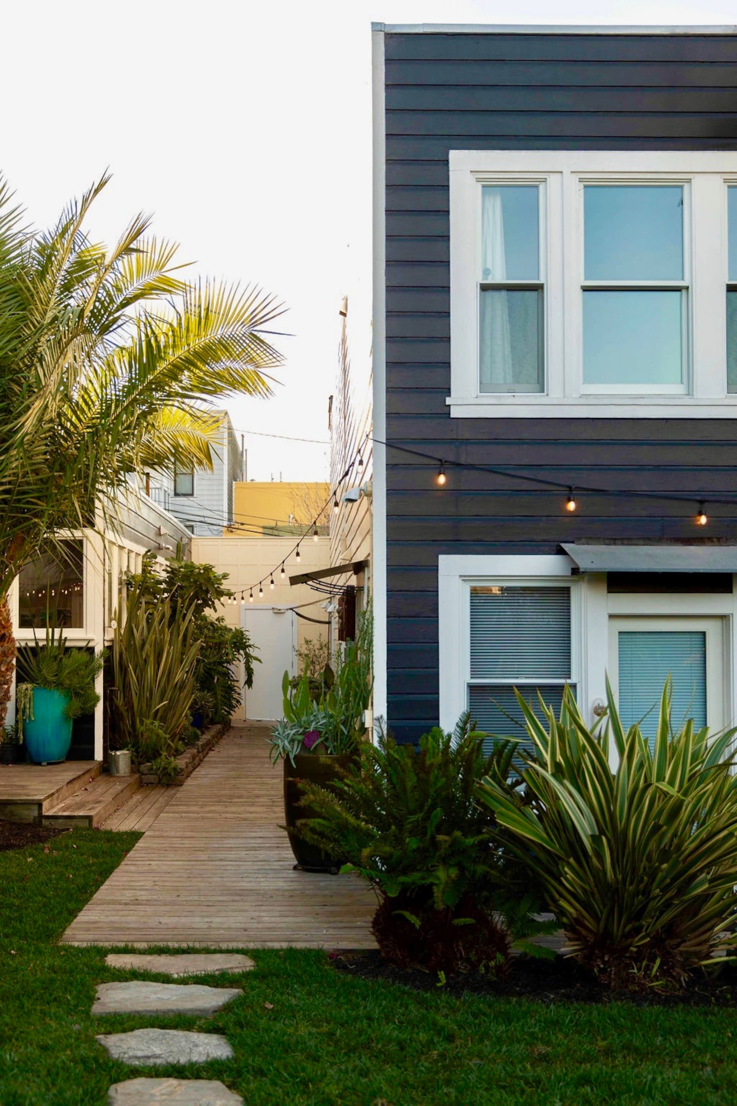 Home in San Francisco · ★4.96 · 1 bedroom · 1 bed · 1 bath - Image 12