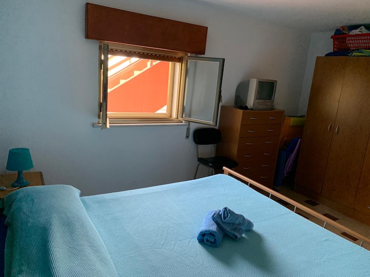 BLUE ROOM