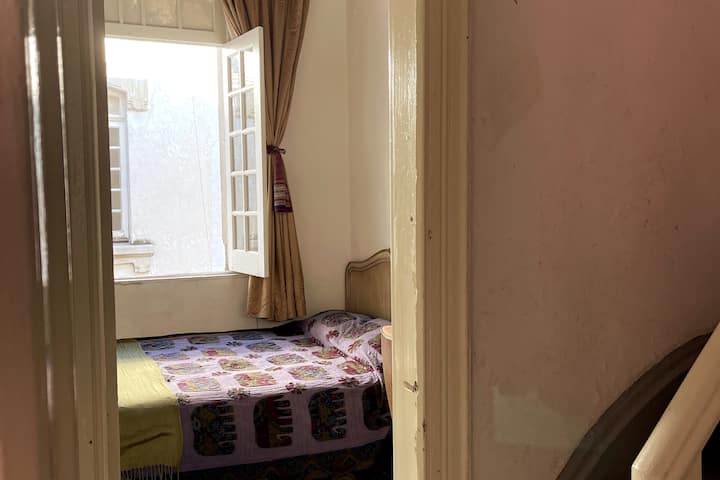 Echa un vistazo a tu habitación