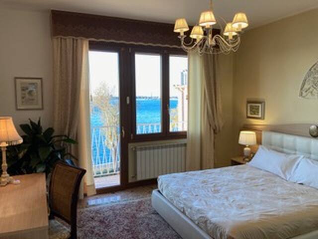 OASIS Golden Lagoon Chalet gallery image 5