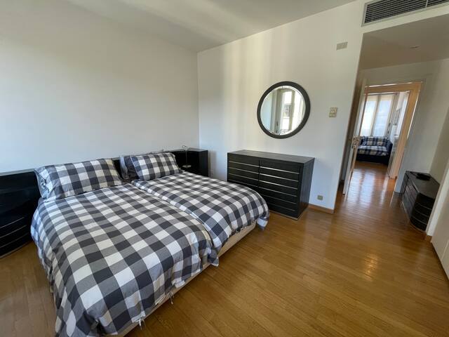 Classic comforts steps from Brera gallery image 5