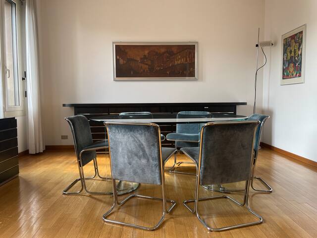 Classic comforts steps from Brera gallery image 2