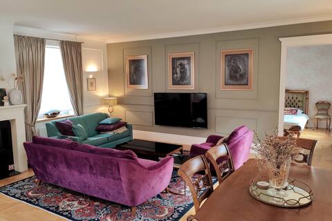 ♕ LUXURIOUS Royal Jono Apt In Old Town By Cohost♕