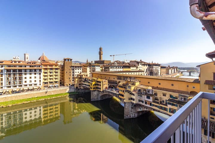 Magic Terrace on Ponte Vecchio, amazing view!