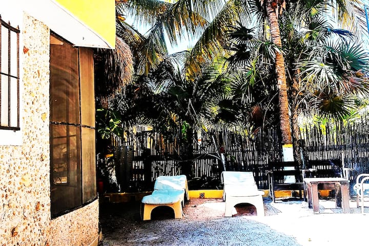 Antigua Beach Lodge:   Here we come !